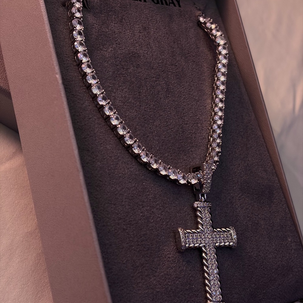Elegant Silver Cross Pendant Necklace